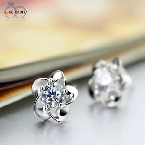 Luxurious Crystal Plum Blossom Exquisite Fashion Studs Earrings